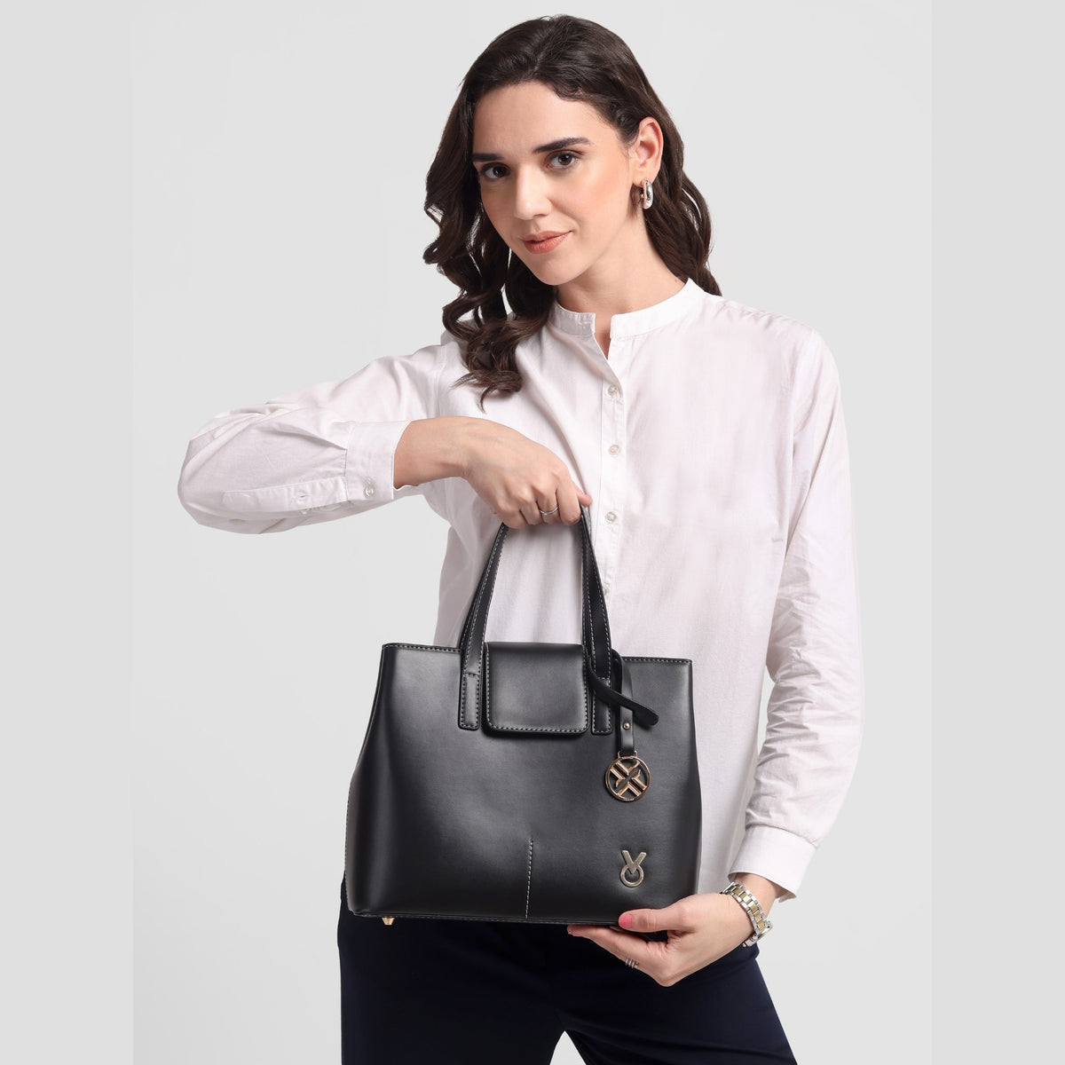 Aera Handbag